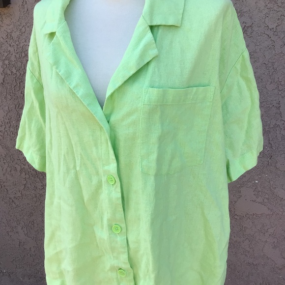 A New Day Lime Green Button Crop Top - Picture 2 of 7